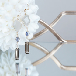 【14KGF】Grey Moon Stone,Iolite,Smoky Quartz Dangling Earrings 3枚目の画像