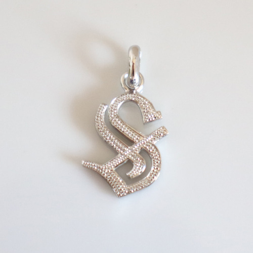 新品未使用　K18WG ダイヤモンド　ペンダント　イニシャルS Sペンダント