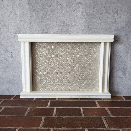 多目的な額縁シリーズ マントルピース風に見えなくもないA4サイズの