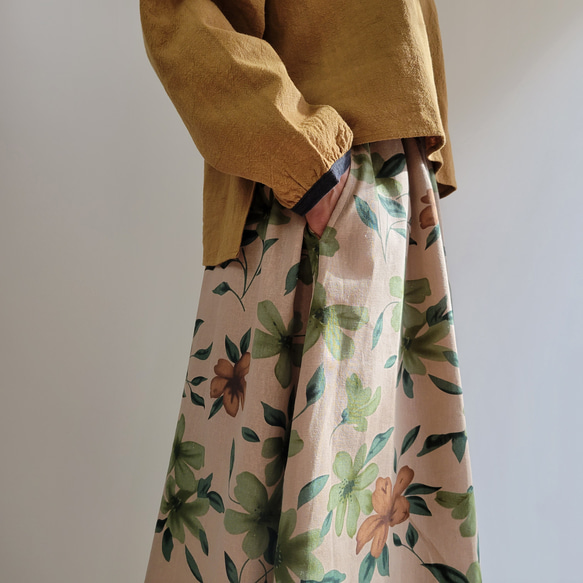 【即納】リネン アンティークフラワープリントのフレアスカート 2枚目の画像
