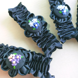 ぷっくり可愛い刺繍花✨アームバンド（一点物　敬老の日　おしゃれアイテム　上品　華やか　くるみボタン　アームカバー　袖） 7枚目の画像