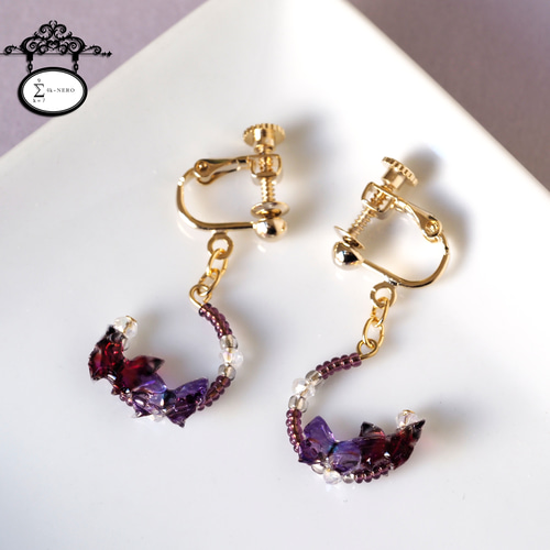 再販 】 耳飾り 紫と白と弧と 蝶 イヤリング・ノンホールピアス