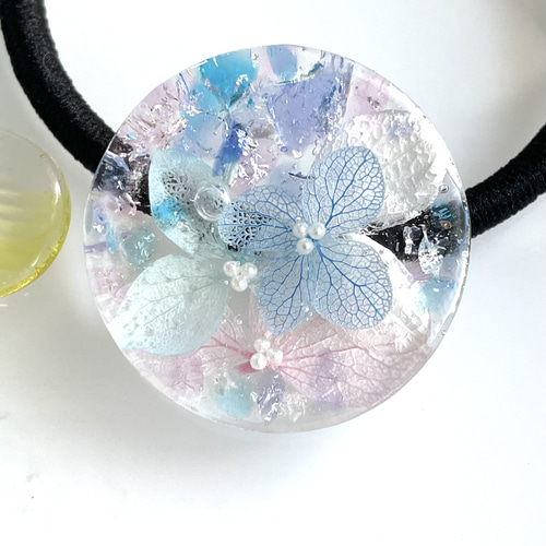 カヤ　　☪︎⋆☽様　7/21 猫　レジン　ペンダント　ヘアゴム　ブルー　ひまわり No.922 レジン ヘアゴム キーホルダー ピンバッジ 猫ねこ透け感