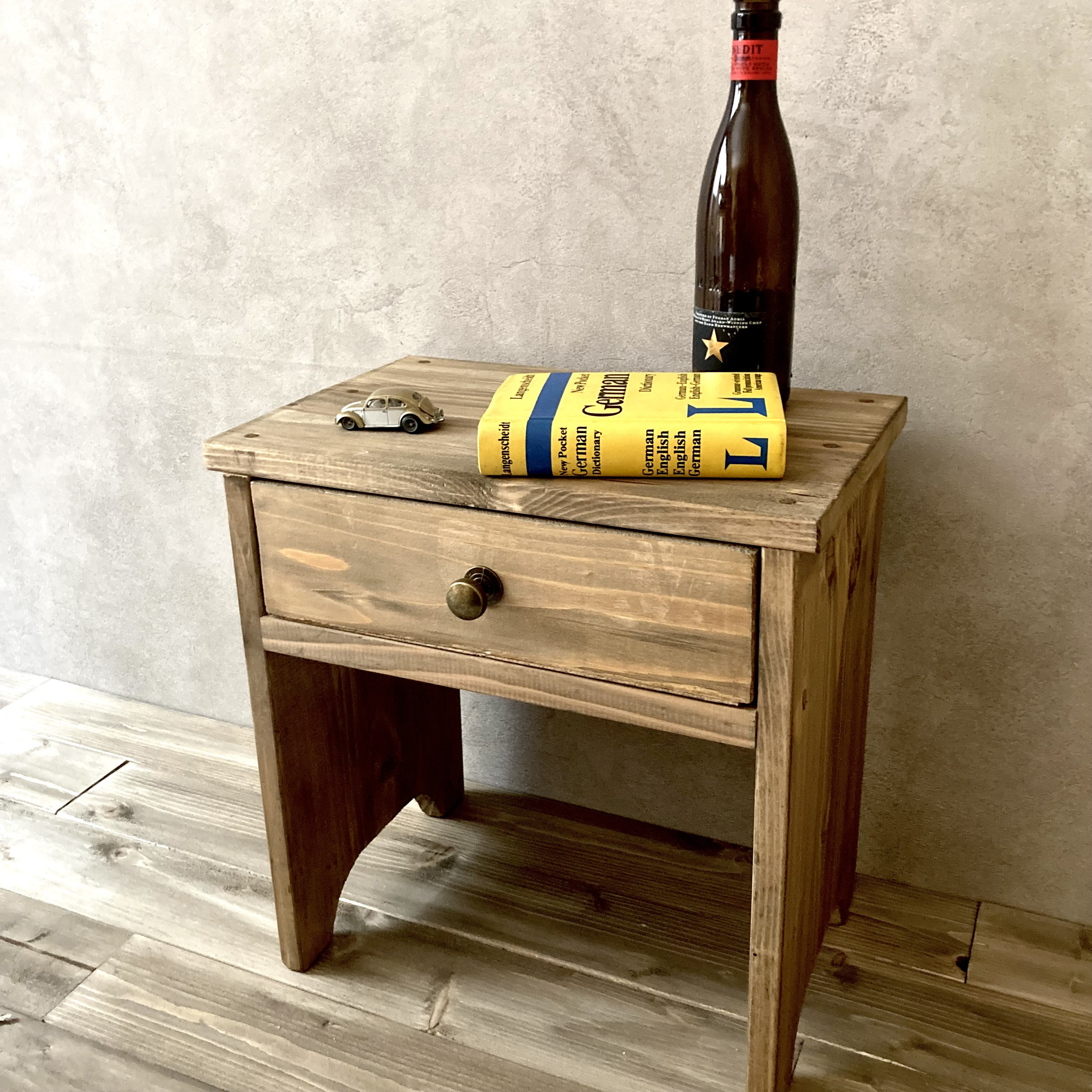 s*a様 アンティーク調 木製チェスト　 サイドテーブル