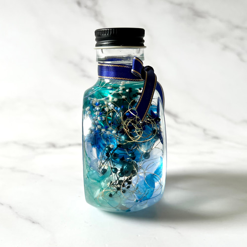 かっこいいエメラルド×ブルーの猫瓶ハーバリウム ハーバリウム・植物