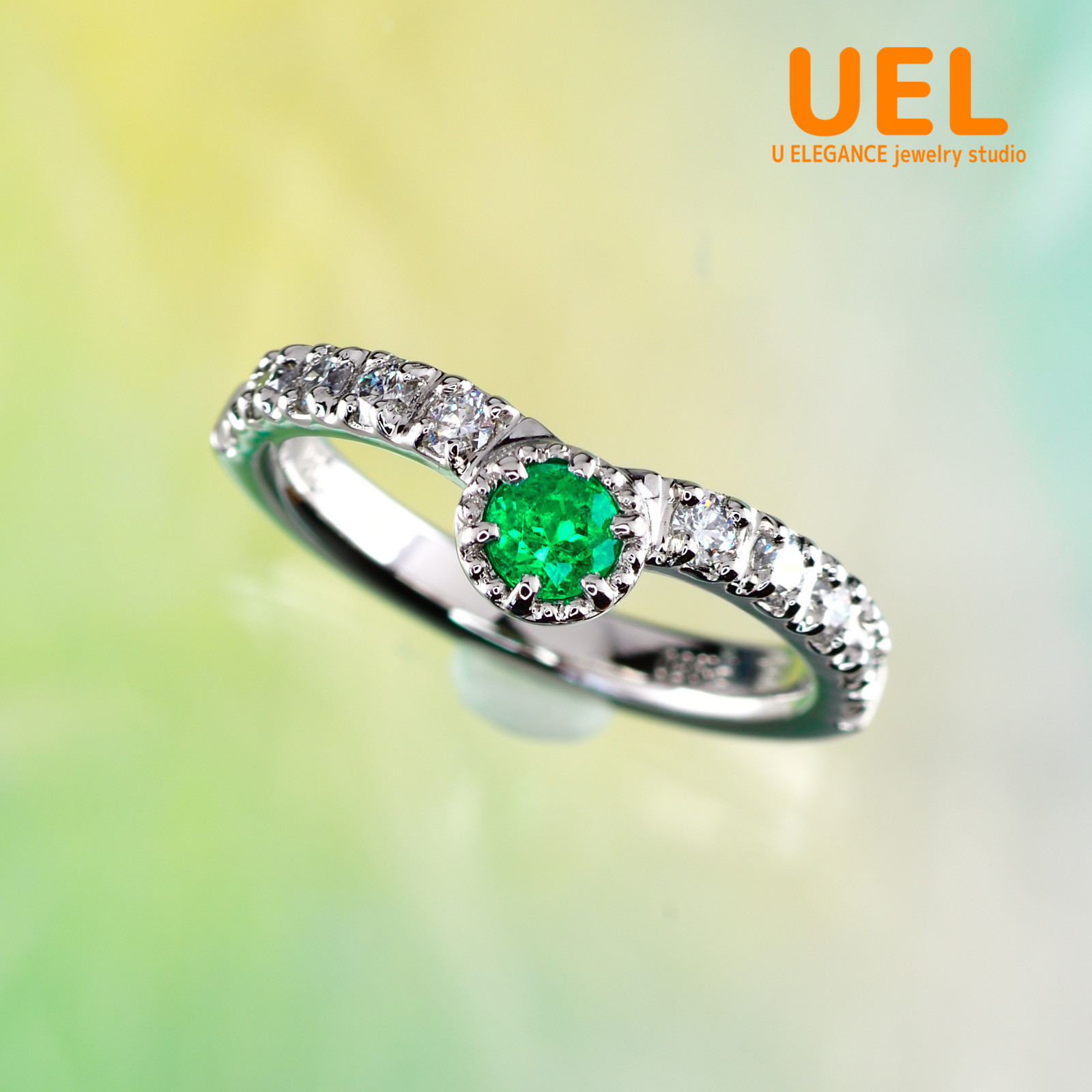 PT950　エメラルド　ダイヤモンド　リング