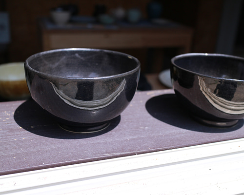 黒い茶碗 光沢仕上げ 高光沢釉黒茶碗 茶碗・めし碗 器舎扇歩 通販 13825921｜Creema