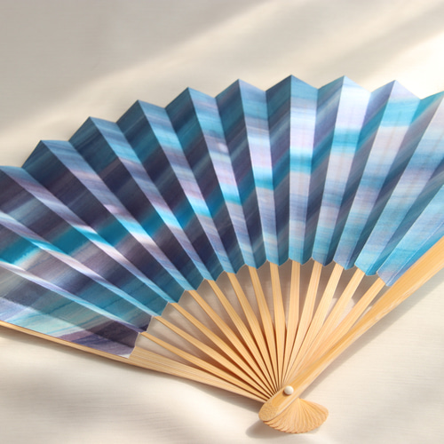 和紙扇子『雲間の晴れ』風彩染手描一点もの 和装小物（帯・半襟