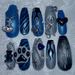 サイズオーダー】個性派ネイル クリスマスネイル 冬ネイル フレンチ