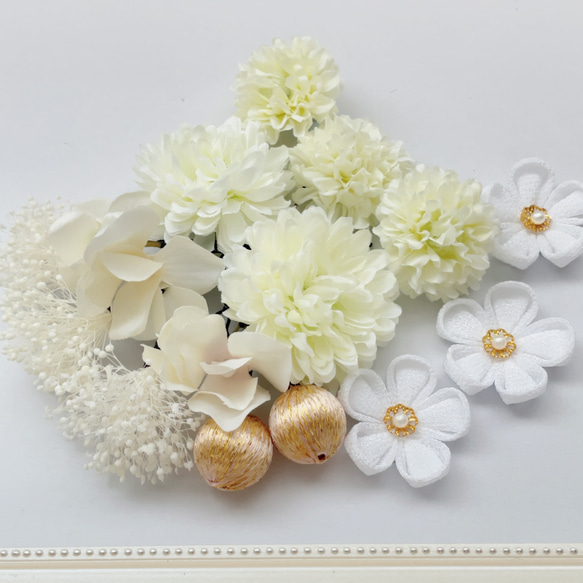 ホワイト＊ピンポンマム❁ つまみ細工小花 ❁﻿成人式 振袖 髪飾り 2枚目の画像