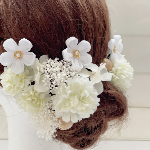 ホワイト＊ピンポンマム❁ つまみ細工小花 ❁﻿成人式 振袖 髪飾り 3枚目の画像