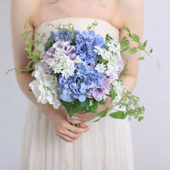 紫陽花とレースフラワーのブーケ〜natural taste wedding dress〜 4枚目の画像