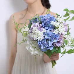 紫陽花とレースフラワーのブーケ〜natural taste wedding dress〜 3枚目の画像