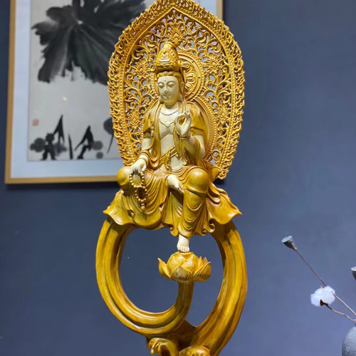 半額　　観音菩薩像  仏教美術   木彫り    ３１cm 半額 観音菩薩像 仏教美術 木彫り 31cm