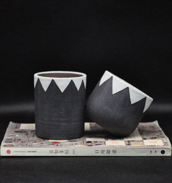 手作リ植木鉢、陶器 丸形 小型レトロ小花器 2枚目の画像