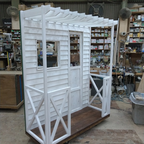 シャビーなガーデンハウス風壁パネル（組み立てキット）受注生産品