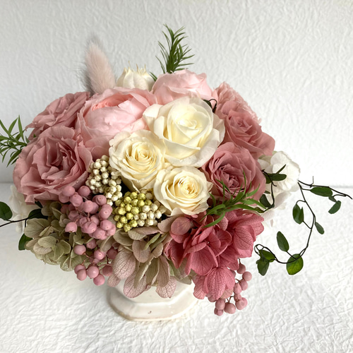 落ち着いたプリザーブドフラワーくすみピンク系アレンジ 結婚
