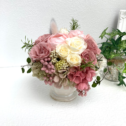 落ち着いたプリザーブドフラワーくすみピンク系アレンジ 結婚