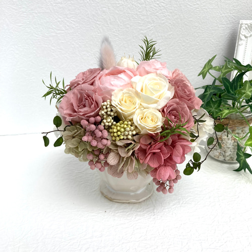 落ち着いたプリザーブドフラワーくすみピンク系アレンジ 結婚 落ち着いたプリザーブドフラワーくすみピンク系アレンジ 結婚