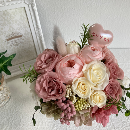 落ち着いたプリザーブドフラワーくすみピンク系アレンジ 結婚