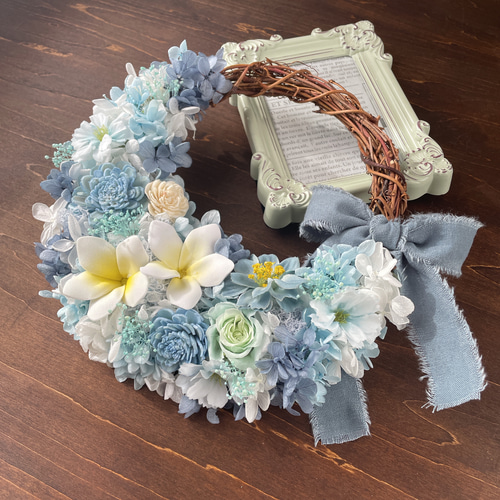 プルメリアのサマーリース　ハンドメイド　造花　ハーフリース 夏の玄関ドアを爽やかに飾る ハーブのサマーリース◎直径24〜27