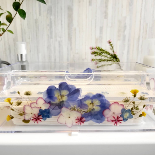 花のある暮らし。押し花ペーパータオルケース、ティッシュケース。母の