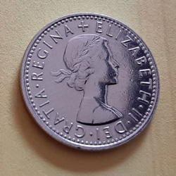 ヴィンテージ 幸せのシックスペンス イギリス  ラッキー6ペンス 英国コイン  美品です 本物 19.5mm 2枚目の画像