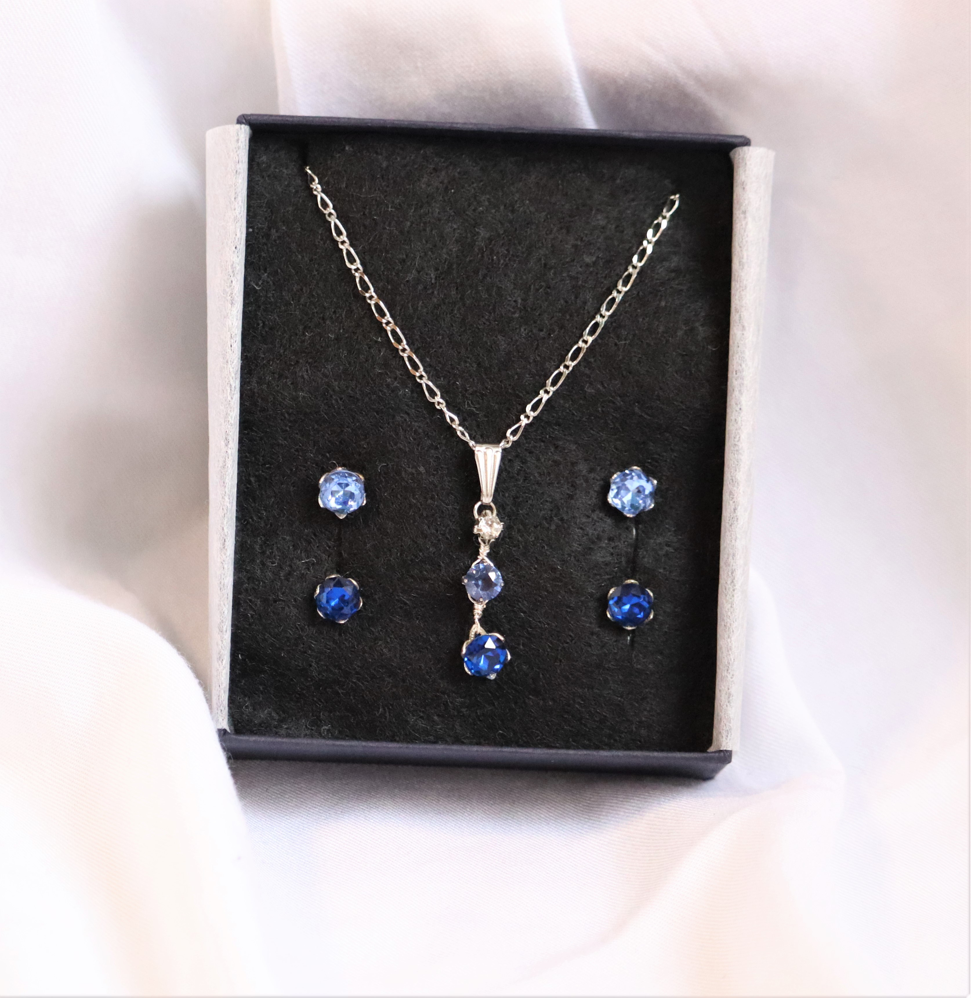 霙(みぞれ)セット　【ネックレスとノンホールピアスorピアスのセット】