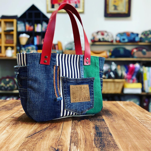 デニムと革のトートバッグ：デニムリメイク×本革持ち手レッド④ トート