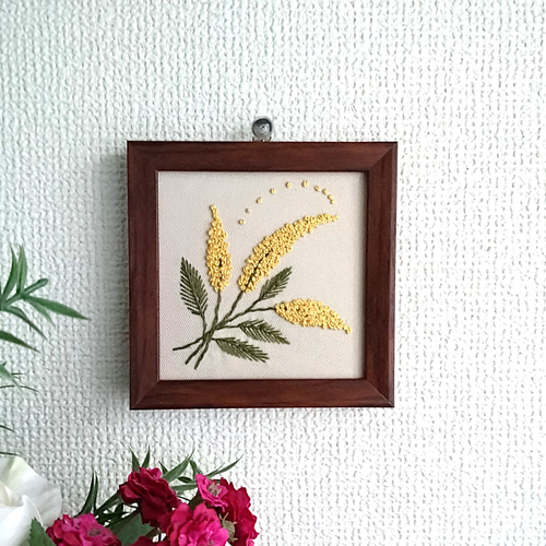 受注生産】☆2色から選べるフレーム付き 刺繍フレーム ミモザ その他