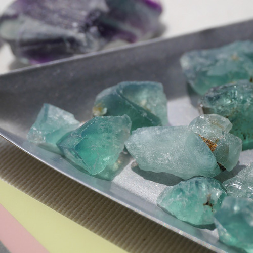 簡単キット✨天然石フローライトを手磨きする研磨体験キット DIY