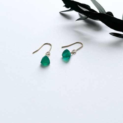 グリーンオニキスの一粒【チャーム】【ピアス】【イヤリング