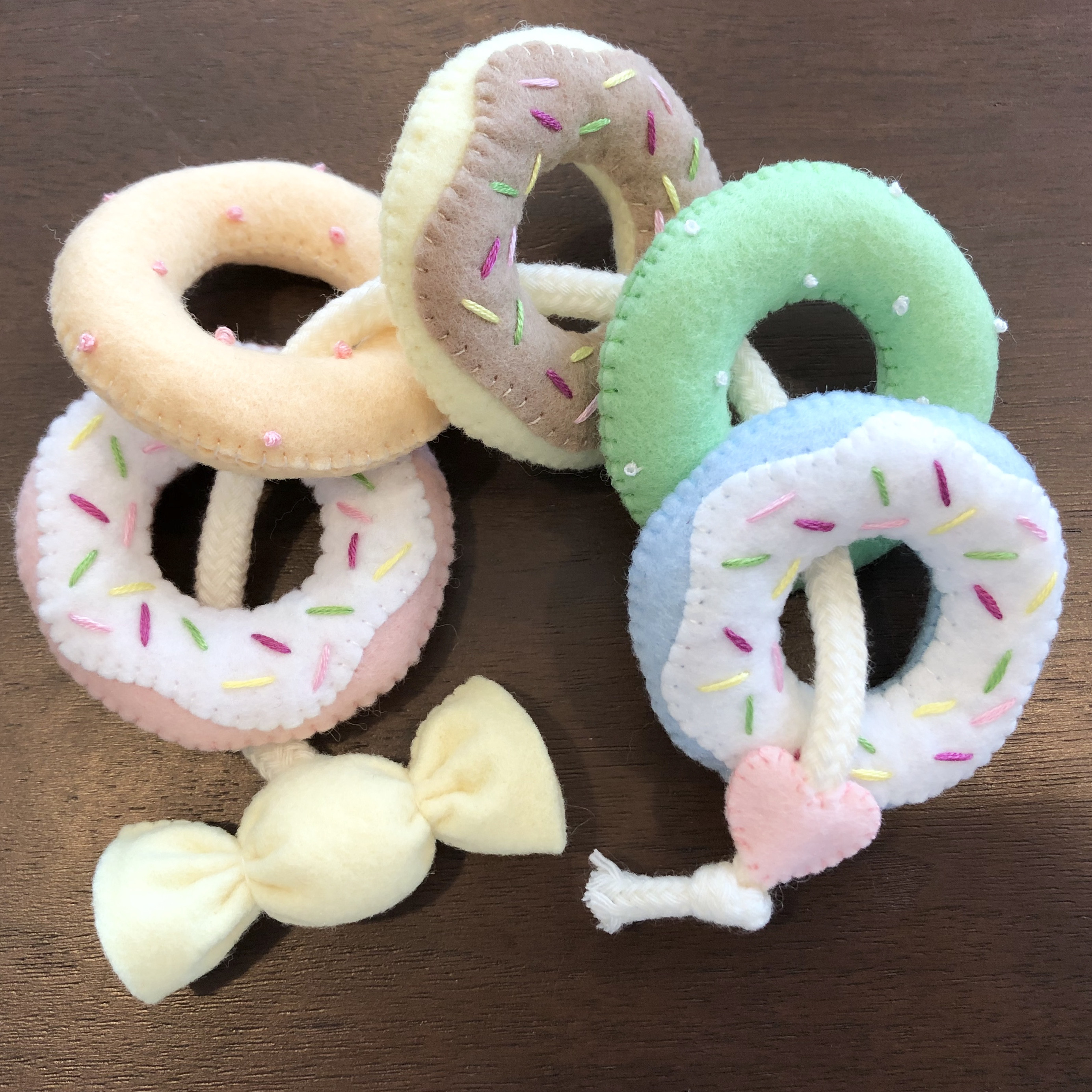 A4等級以上 【新品未使用】シリコン歯固め ドーナツ型 男の子 女の子