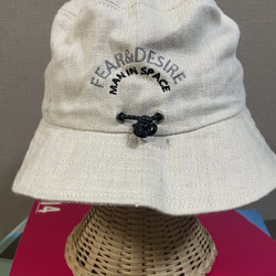 fear&desire linen logo bucket hat beige 4枚目の画像