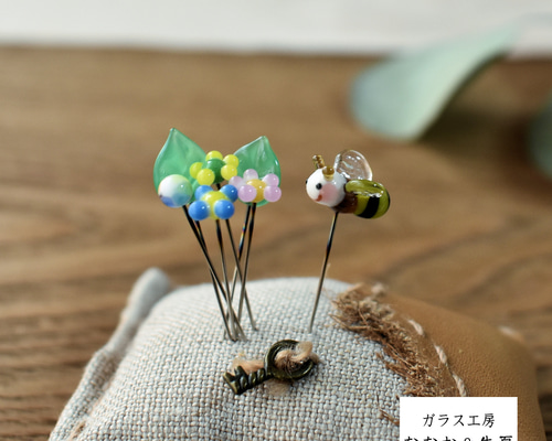 蝶 in Glass