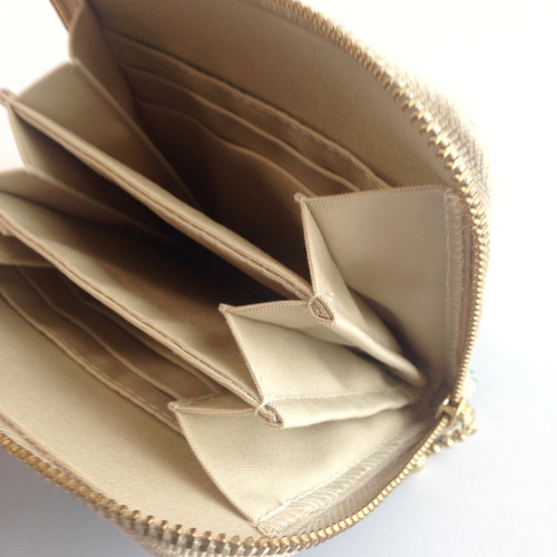 ラミネート＊ ラウンドファスナー ミニ財布 マーガレット・アニー