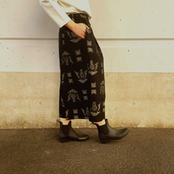 着物リメイクスカート　黒地絣ウエストゴム 3枚目の画像