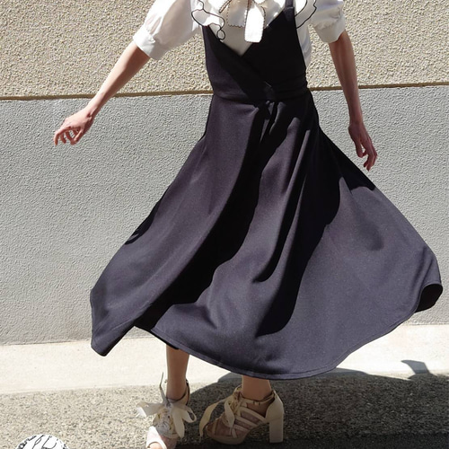 ファっと巻きフレアースカート。 大きなリぼん くるっと回ると広がる