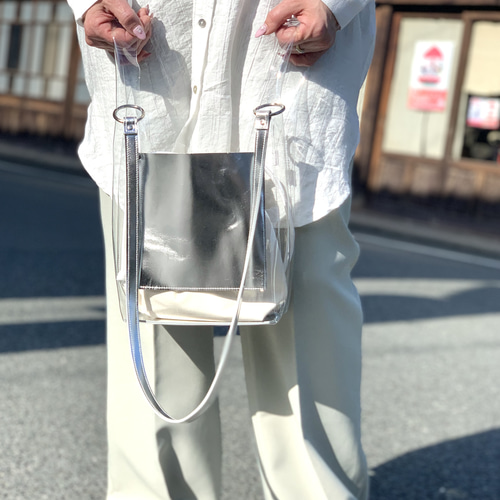 シルバー好きに届け♡「本革を使ったレジブクロ型クリア