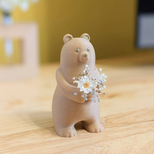 花を持つ くまさんの置物 一輪挿し・花瓶・花器 3mii 通販
