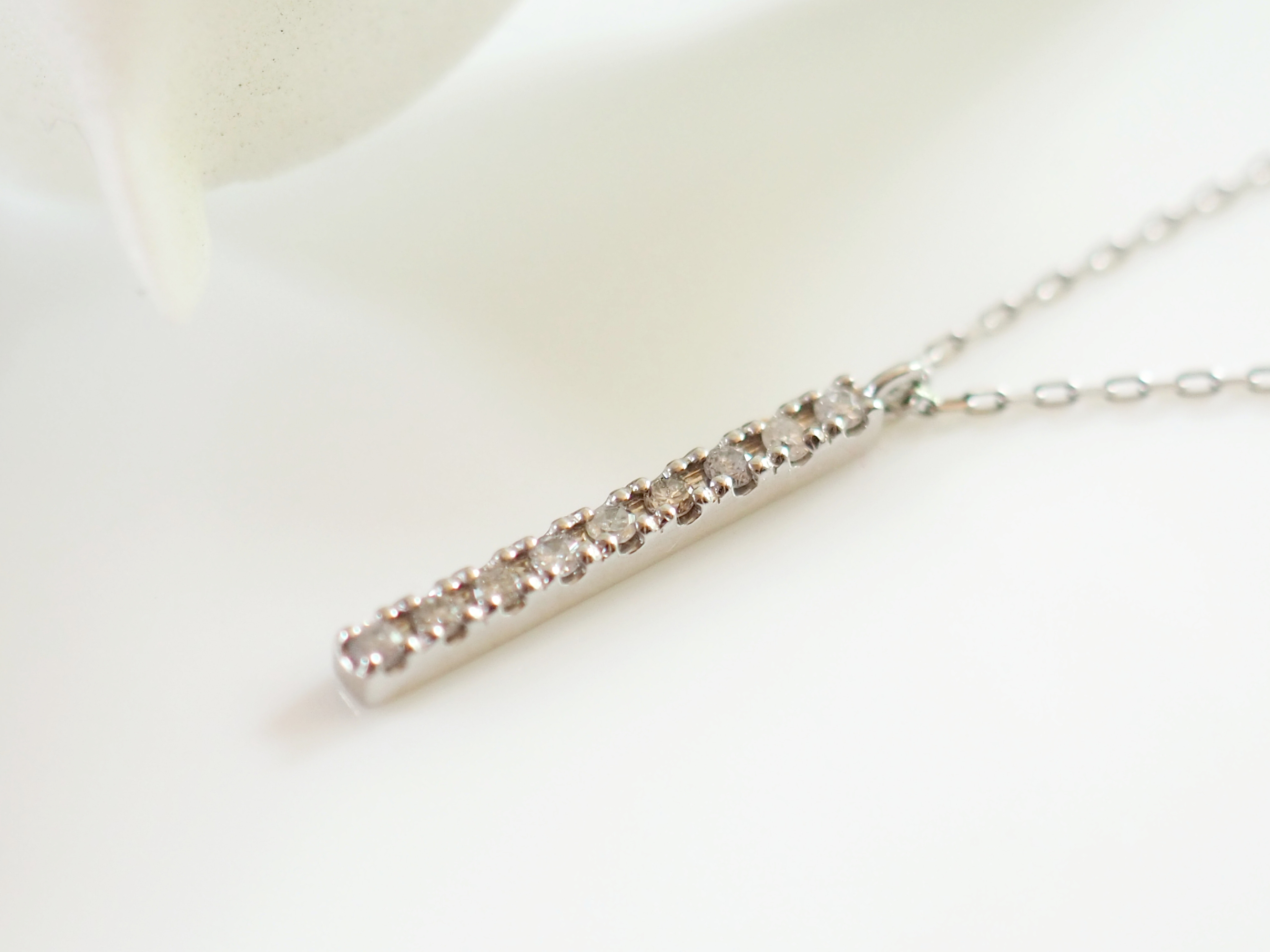 プラチナ　ダイヤモンド　 バータイプペンダント ダイヤネックレス