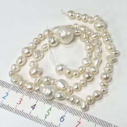 淡水パール バロック ホワイト 白 1連 サイズmix 本真珠 パーツ p066 ハンドメイド 素材 3枚目の画像