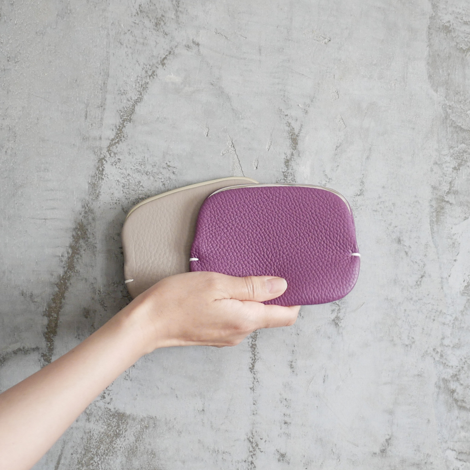 薄さが嬉しい！ミニマムな「スナップウォレット・M」　パープル