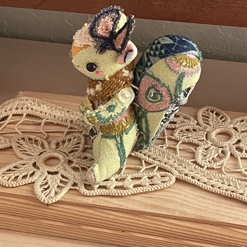 ミナペルホネンのリスさん ぬいぐるみ yu.u_.m 通販 13831346｜Creema