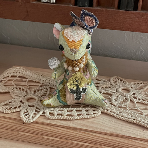 ミナペルホネンのリスさん ぬいぐるみ yu.u_.m 通販 13831346｜Creema