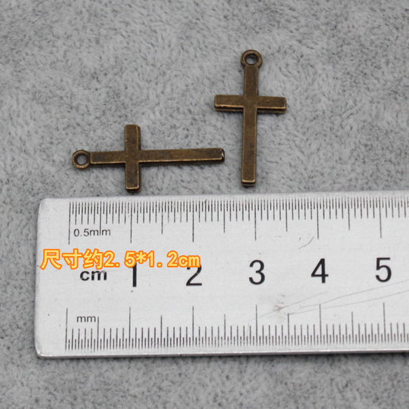 Q501　銅色、金古美 アンティーク十字架、 クロス 5枚 1枚目の画像