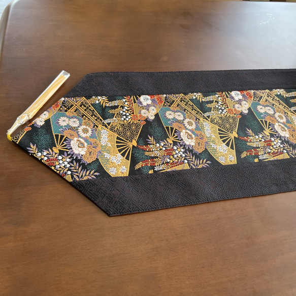 京都・西陣織の生地で仕立てた和柄のお洒落なテーブルランナー 敷物 4枚目の画像