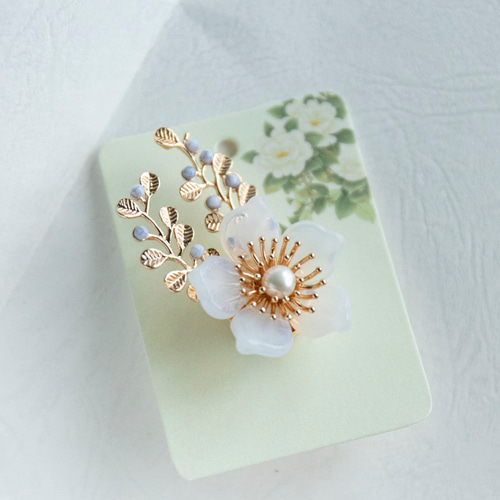 ヘアアクセサリー hanaco 小枝と白い花のポニーフック チェコガラス ヘアアクセサリー 七五三 卒