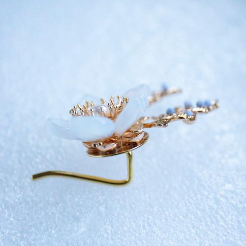 小枝と白い花のポニーフック チェコガラス ヘアアクセサリー 七五三 卒