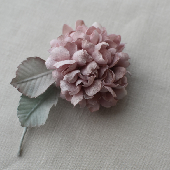 【布花】紫陽花のコサージュ（くすみピンク）/一点物 11枚目の画像